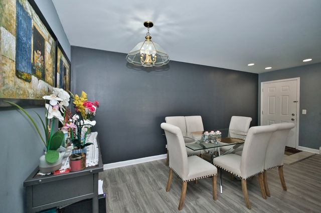 1111 E Algonquin Road 1, Arlington Heights, IL 60005