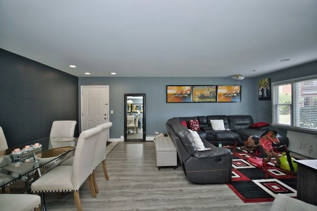 1111 E Algonquin Road 1, Arlington Heights, IL 60005