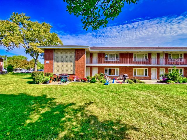 1111 E Algonquin Road 1, Arlington Heights, IL 60005