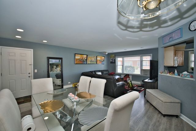 1111 E Algonquin Road 1, Arlington Heights, IL 60005