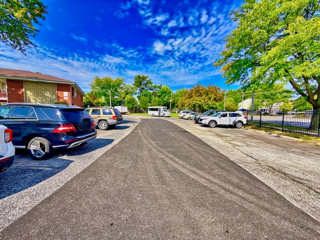 1111 E Algonquin Road 1, Arlington Heights, IL 60005