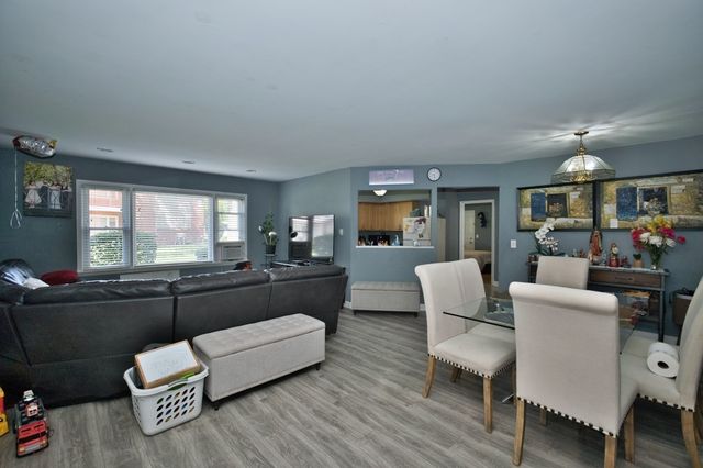 1111 E Algonquin Road 1, Arlington Heights, IL 60005