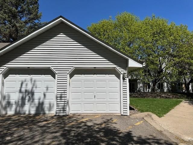 3590 Blue Jay Way 206, Eagan, MN 55123