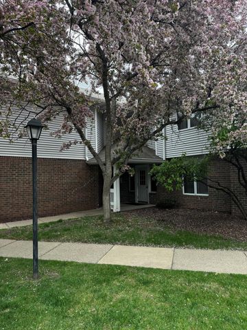 3590 Blue Jay Way 206, Eagan, MN 55123