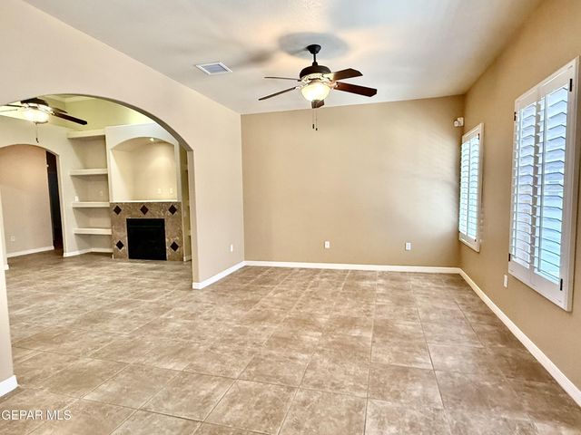 3060 SOLAR POINT Lane, El Paso, TX 79938