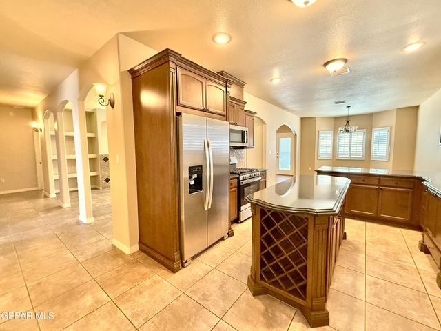 3060 SOLAR POINT Lane, El Paso, TX 79938