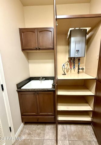 3060 SOLAR POINT Lane, El Paso, TX 79938