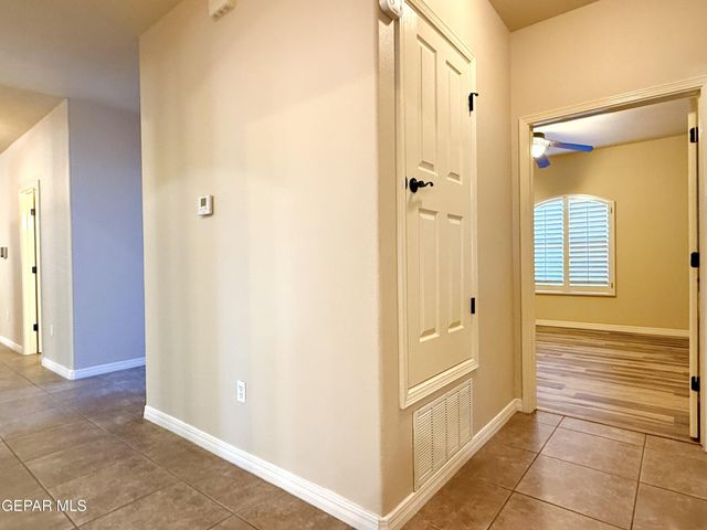 3060 SOLAR POINT Lane, El Paso, TX 79938