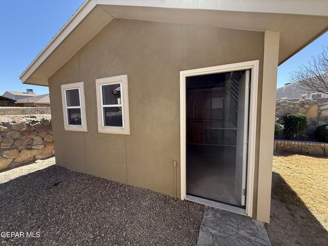 3060 SOLAR POINT Lane, El Paso, TX 79938