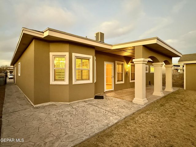 3060 SOLAR POINT Lane, El Paso, TX 79938