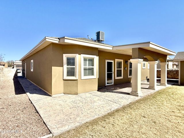 3060 SOLAR POINT Lane, El Paso, TX 79938