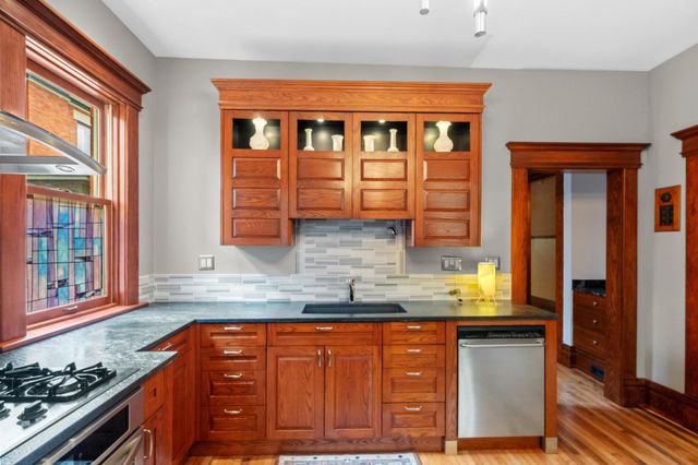 31 Woodland Avenue, Columbus, OH 43203
