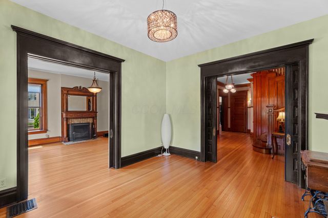 31 Woodland Avenue, Columbus, OH 43203