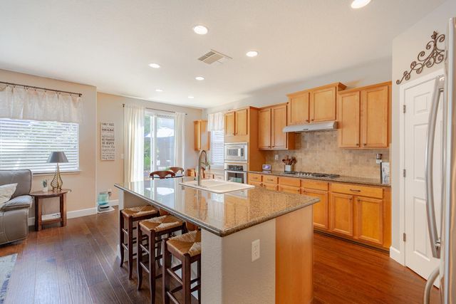 2248 Clearbrook Cir, Roseville, CA 95747