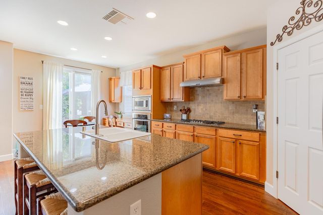 2248 Clearbrook Cir, Roseville, CA 95747