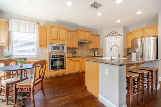 2248 Clearbrook Cir, Roseville, CA 95747