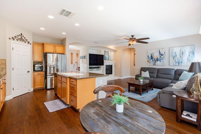 2248 Clearbrook Cir, Roseville, CA 95747