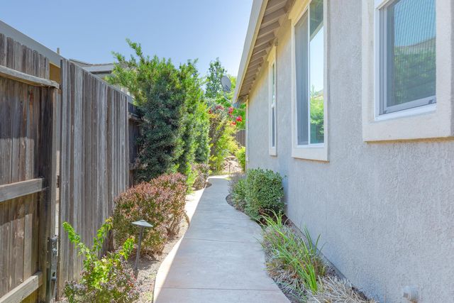2248 Clearbrook Cir, Roseville, CA 95747
