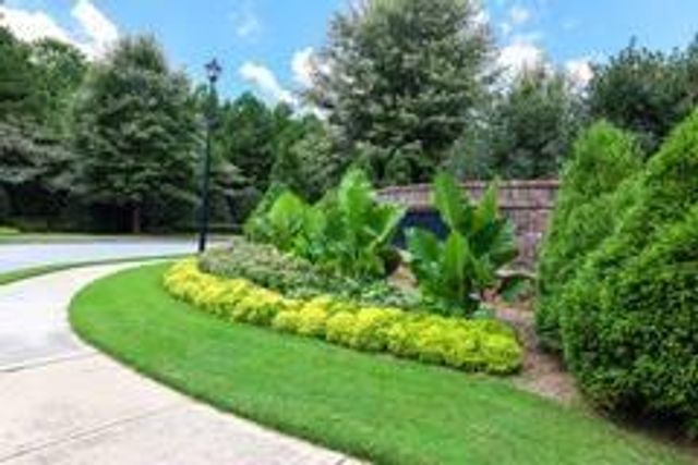 1547 Paxton Drive SW, Lilburn, GA 30047