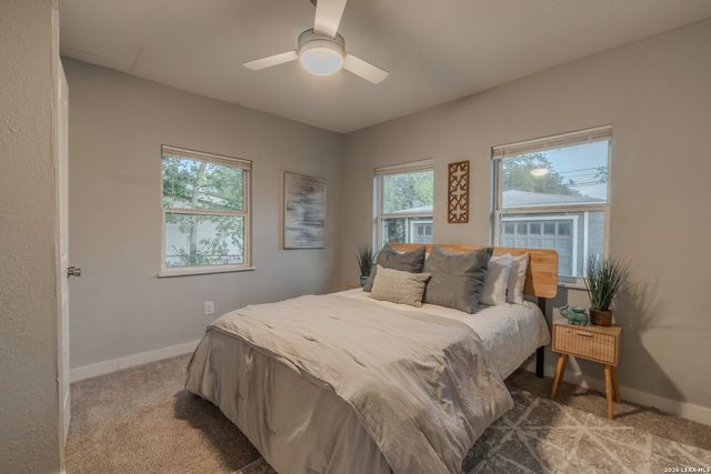 210 GREENHAVEN DR, San Antonio, TX 78201