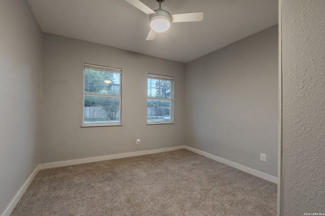 210 GREENHAVEN DR, San Antonio, TX 78201