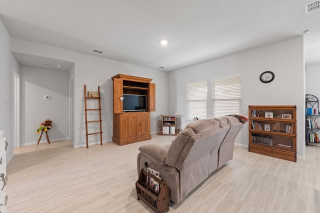 313 Crestridge Drive N, Cleburne, TX 76033