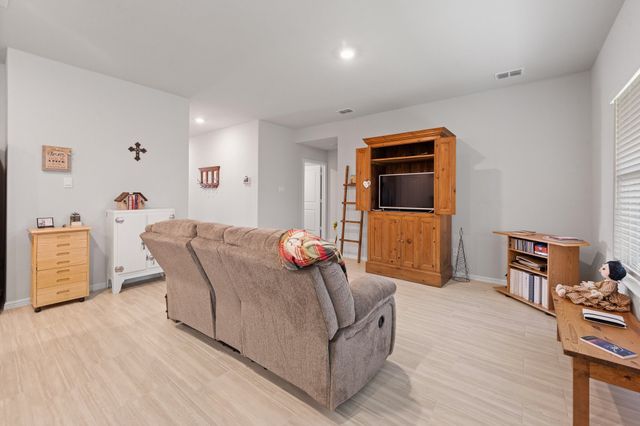 313 Crestridge Drive N, Cleburne, TX 76033