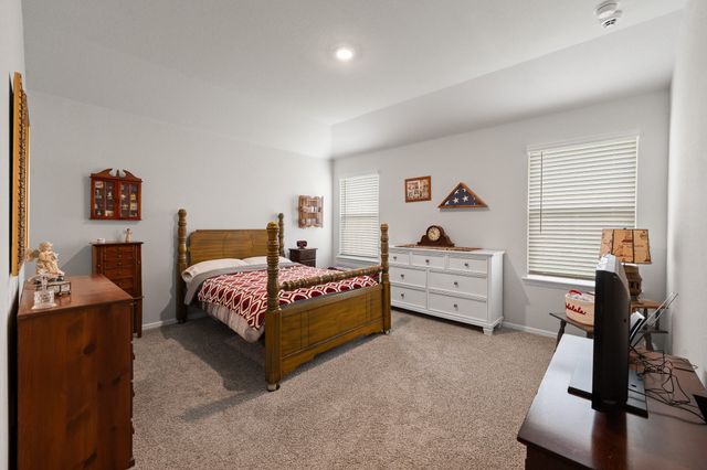 313 Crestridge Drive N, Cleburne, TX 76033