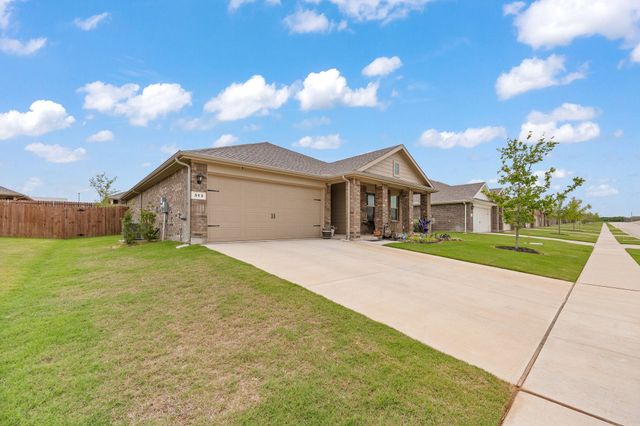 313 Crestridge Drive N, Cleburne, TX 76033