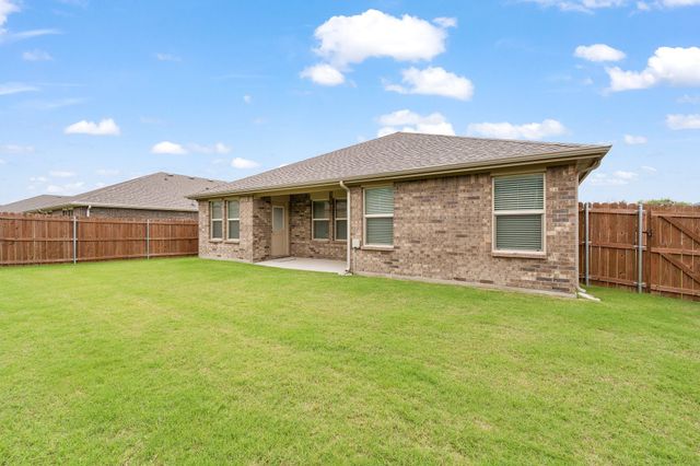 313 Crestridge Drive N, Cleburne, TX 76033