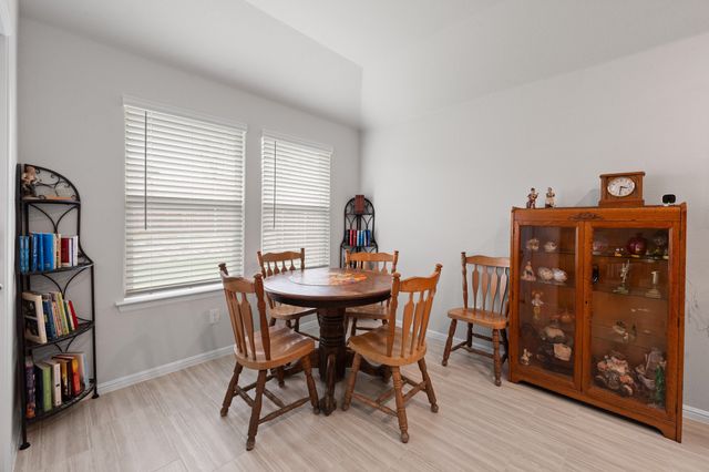 313 Crestridge Drive N, Cleburne, TX 76033