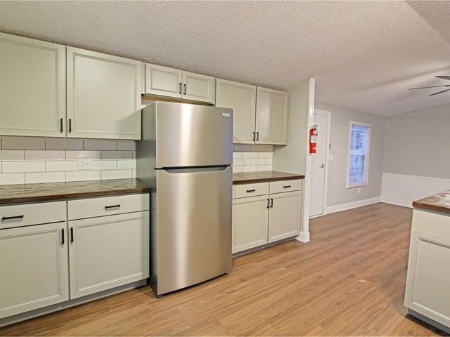 20 Avenue C, Burlington, VT 05408