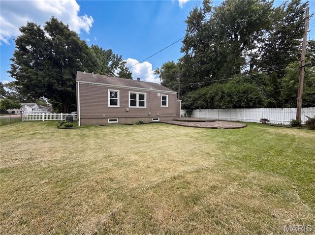 1 Winstead Place, Florissant, MO 63031
