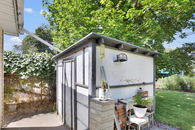 1111 E 37th Ave, Spokane, WA 99203