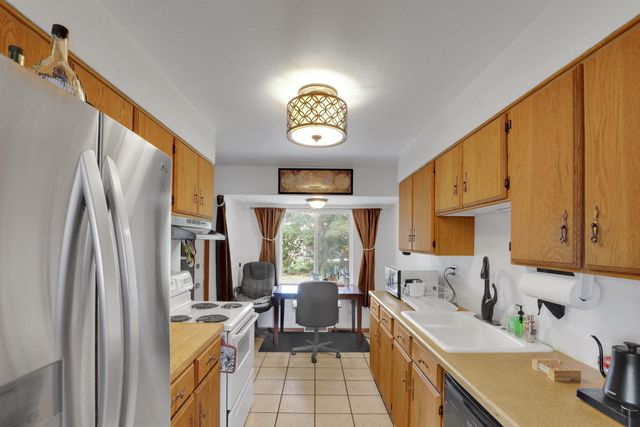 1111 E 37th Ave, Spokane, WA 99203