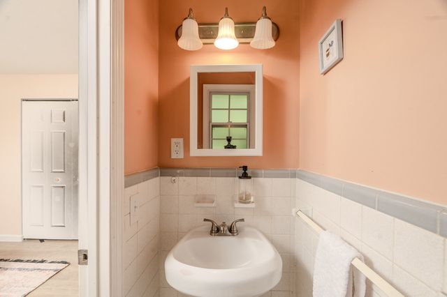 221 Downer Dr, Clarksville, TN 37042