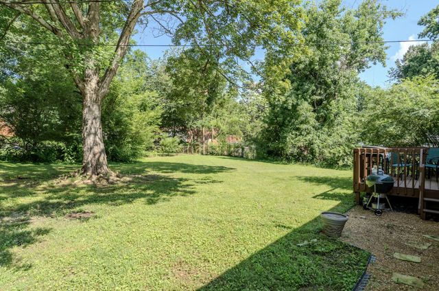 221 Downer Dr, Clarksville, TN 37042