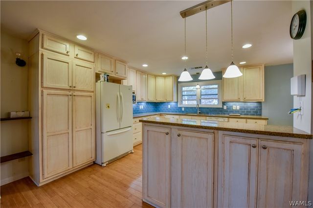 13410 Rocky Ridge, Northport, AL 35475