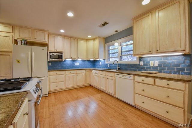 13410 Rocky Ridge, Northport, AL 35475