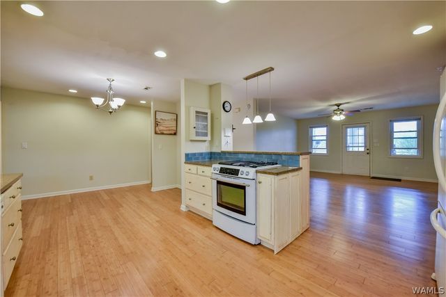 13410 Rocky Ridge, Northport, AL 35475