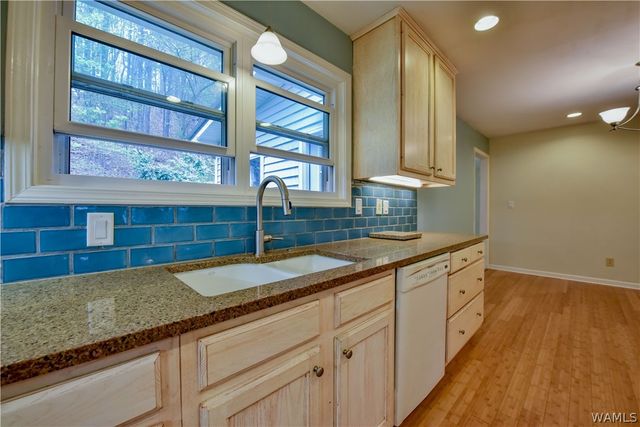 13410 Rocky Ridge, Northport, AL 35475