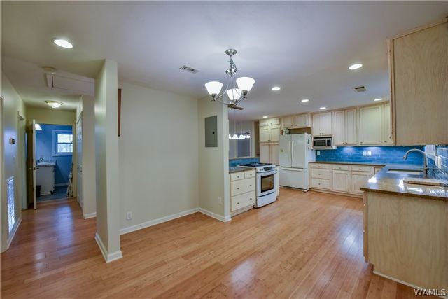 13410 Rocky Ridge, Northport, AL 35475