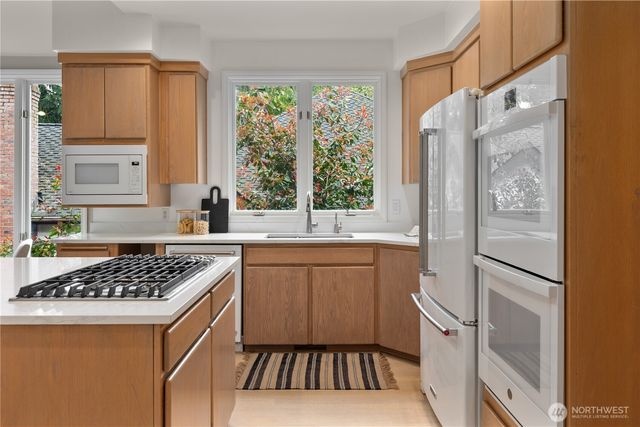 21819 NE 30th Place, Sammamish, WA 98074