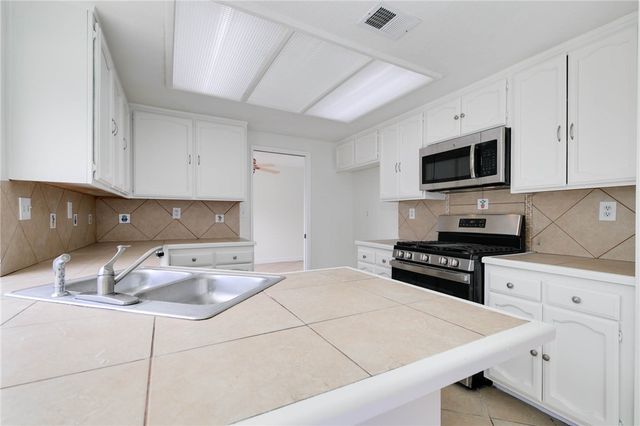 1188 W Van Koevering, Rialto, CA 92376