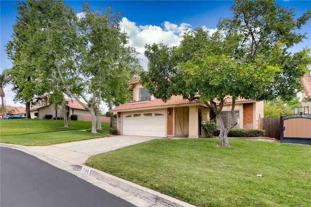 1188 W Van Koevering, Rialto, CA 92376