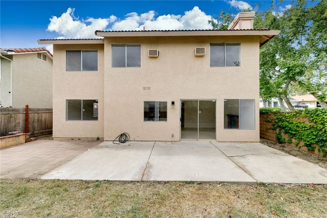 1188 W Van Koevering, Rialto, CA 92376