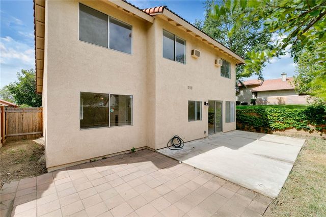 1188 W Van Koevering, Rialto, CA 92376