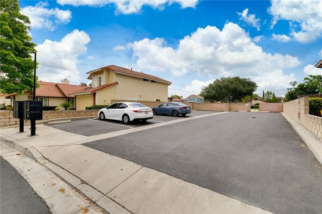 1188 W Van Koevering, Rialto, CA 92376