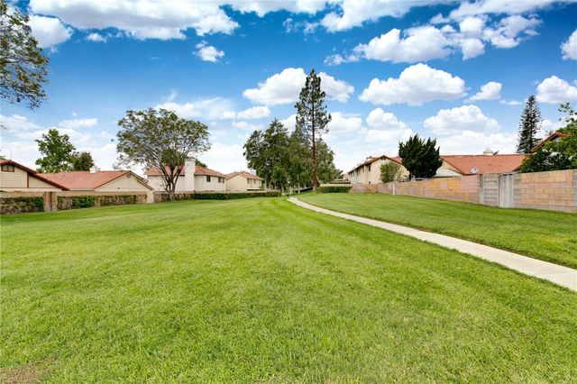 1188 W Van Koevering, Rialto, CA 92376