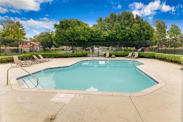 1188 W Van Koevering, Rialto, CA 92376